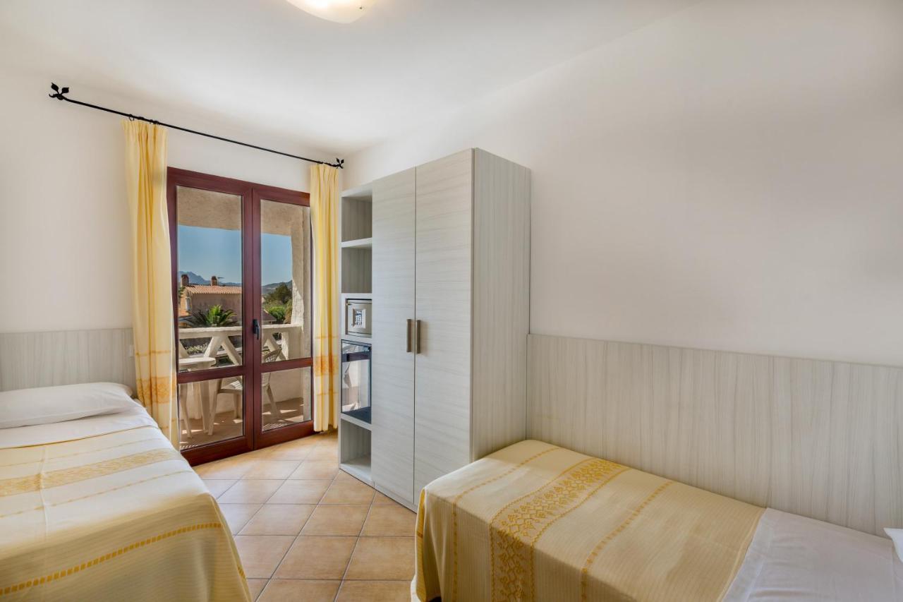 Hotel Mon Repos Baja Sardinia Bagian luar foto