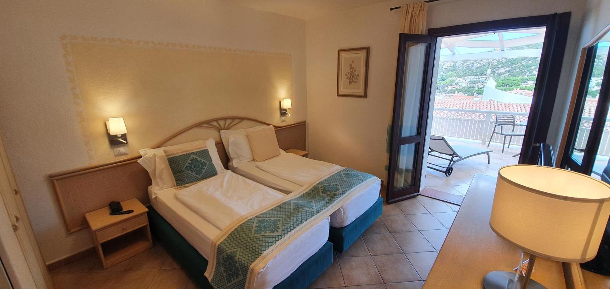 Hotel Mon Repos Baja Sardinia Bagian luar foto