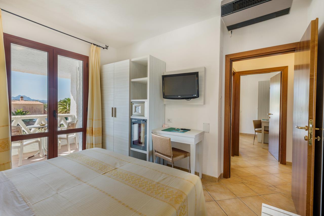 Hotel Mon Repos Baja Sardinia Bagian luar foto