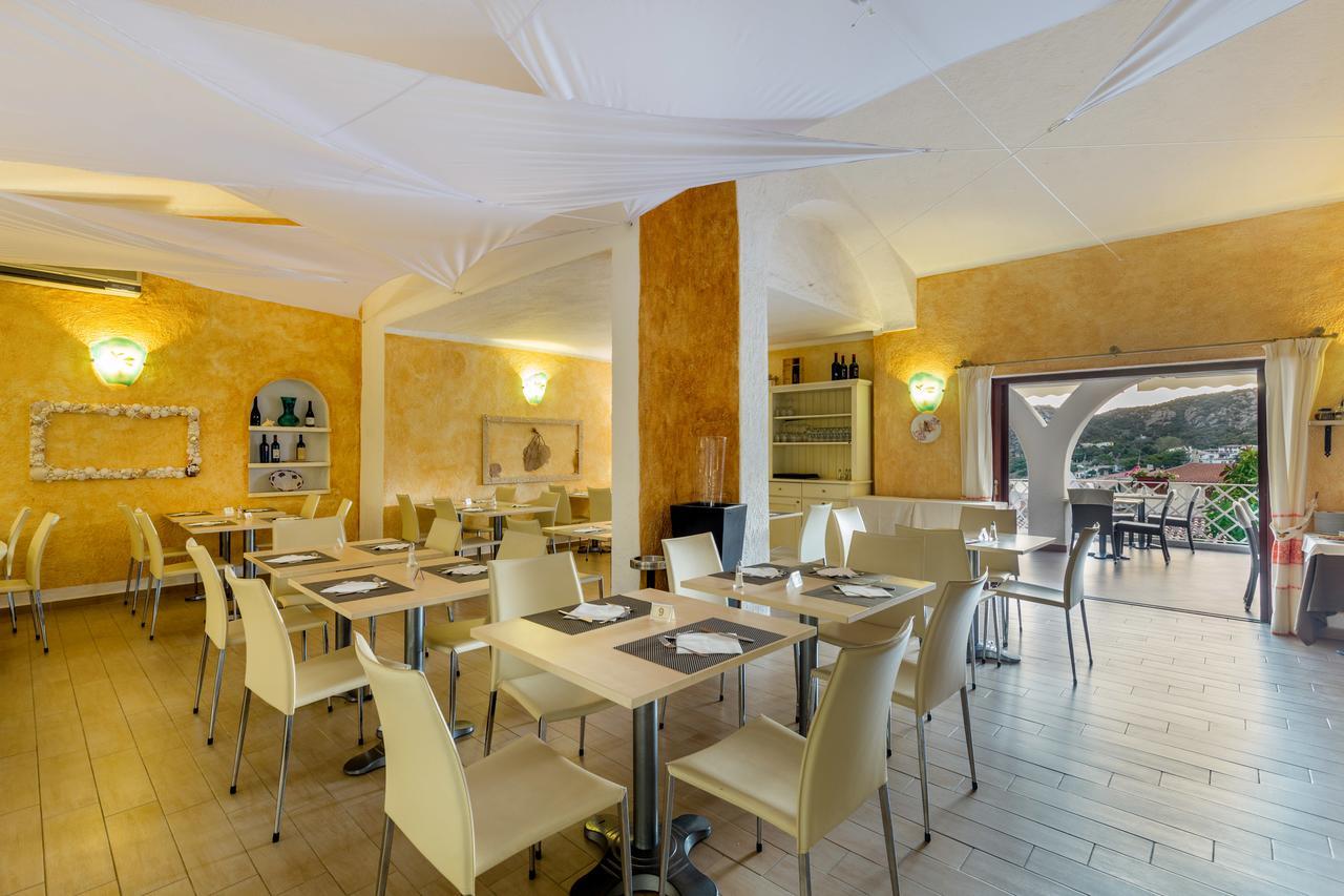 Hotel Mon Repos Baja Sardinia Bagian luar foto